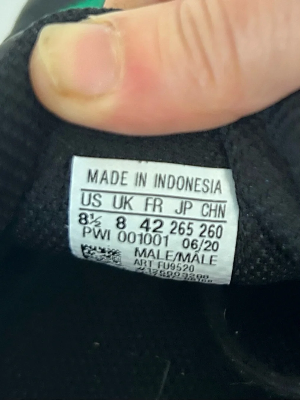 adidas black sneaker